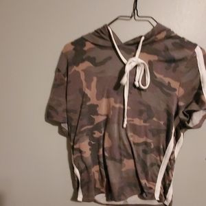 Tee shirt with hood